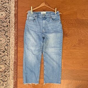 Abercrombie & Fitch Signature Stretch Ultra High Rise Ankle Straight Jean
